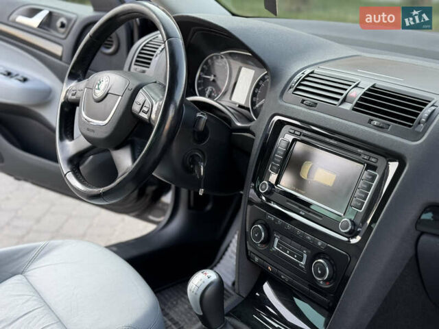 Черный Шкода Октавия, объемом двигателя 0 л и пробегом 215 тыс. км за 8800 $, фото 161 на Automoto.ua