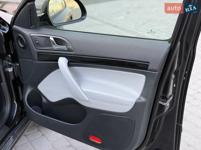 Черный Шкода Октавия, объемом двигателя 0 л и пробегом 215 тыс. км за 8800 $, фото 167 на Automoto.ua
