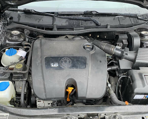 Чорний Шкода Октавія, об'ємом двигуна 1.6 л та пробігом 194 тис. км за 7400 $, фото 69 на Automoto.ua