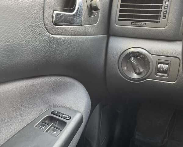 Чорний Шкода Октавія, об'ємом двигуна 1.6 л та пробігом 218 тис. км за 5350 $, фото 6 на Automoto.ua