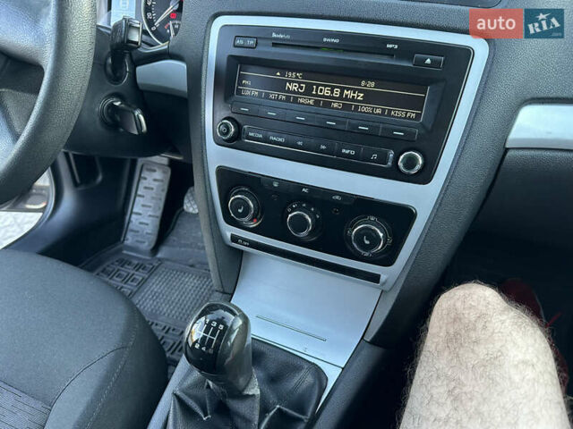 Шкода Октавия 2009 в Полтаве на Automoto.ua Черный Шкода Октавия, объемом двигателя 1.8 л и пробегом 195 тыс. км за 7799 $, фото 31 на Automoto.ua