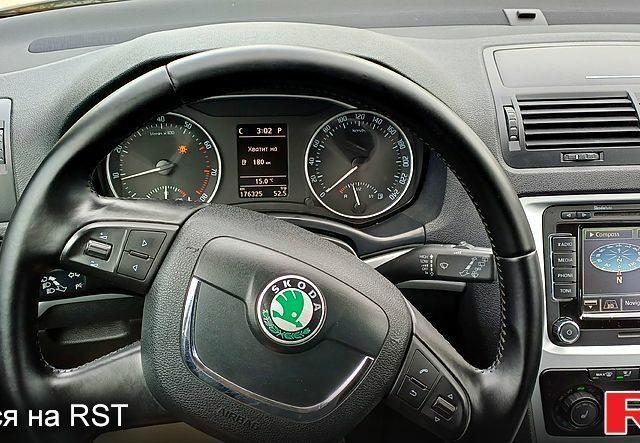 Черный Шкода Октавия, объемом двигателя 1.8 л и пробегом 176 тыс. км за 7800 $, фото 6 на Automoto.ua