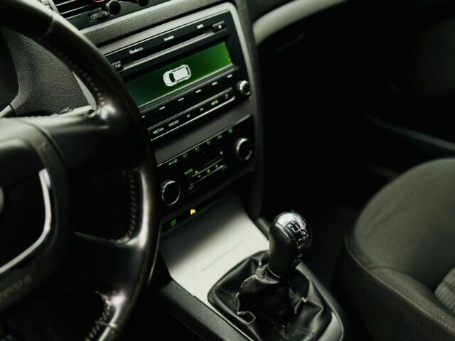 Черный Шкода Октавия, объемом двигателя 1.9 л и пробегом 215 тыс. км за 3300 $, фото 10 на Automoto.ua