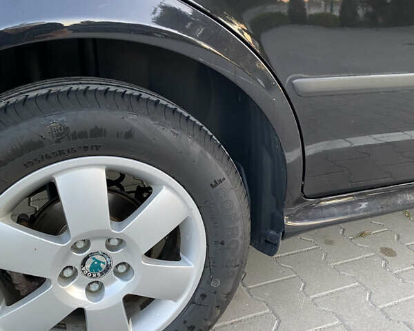 Чорний Шкода Октавія, об'ємом двигуна 1.6 л та пробігом 194 тис. км за 7400 $, фото 8 на Automoto.ua
