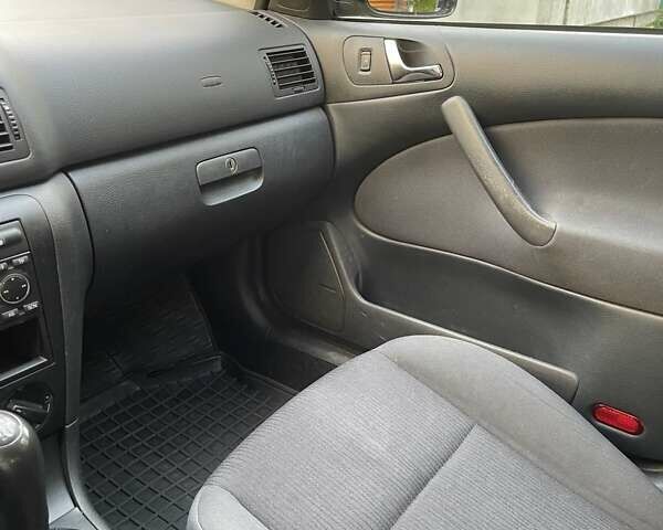 Чорний Шкода Октавія, об'ємом двигуна 1.6 л та пробігом 218 тис. км за 5350 $, фото 7 на Automoto.ua