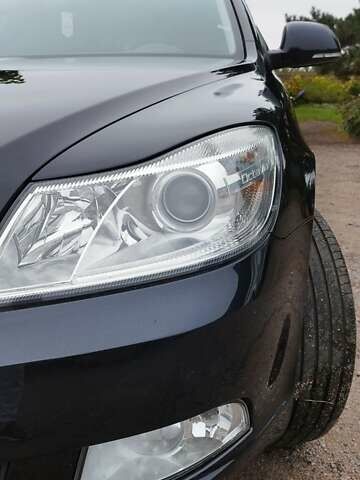 Чорний Шкода Октавія, об'ємом двигуна 1.6 л та пробігом 209 тис. км за 8299 $, фото 4 на Automoto.ua