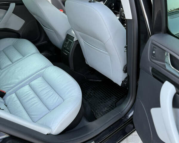 Черный Шкода Октавия, объемом двигателя 0 л и пробегом 215 тыс. км за 8800 $, фото 214 на Automoto.ua