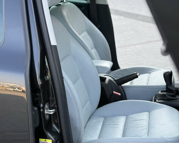 Черный Шкода Октавия, объемом двигателя 0 л и пробегом 215 тыс. км за 8800 $, фото 176 на Automoto.ua