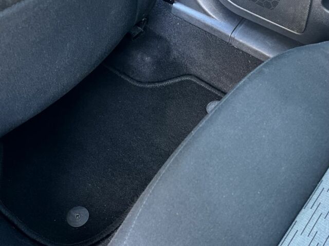 Черный Шкода Октавия, объемом двигателя 2 л и пробегом 300 тыс. км за 8500 $, фото 23 на Automoto.ua