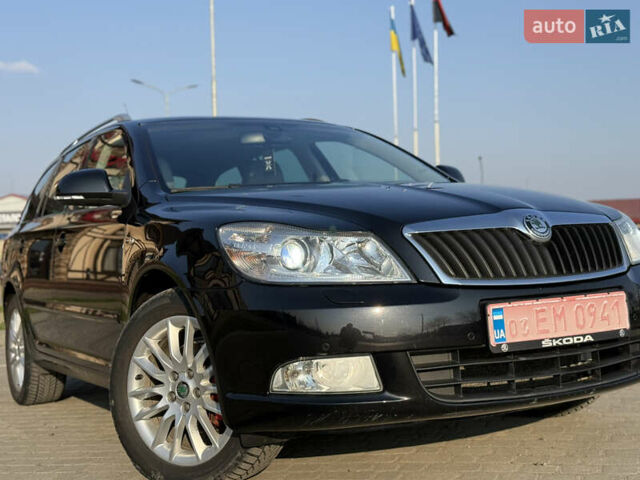 Черный Шкода Октавия, объемом двигателя 0 л и пробегом 215 тыс. км за 8800 $, фото 1 на Automoto.ua