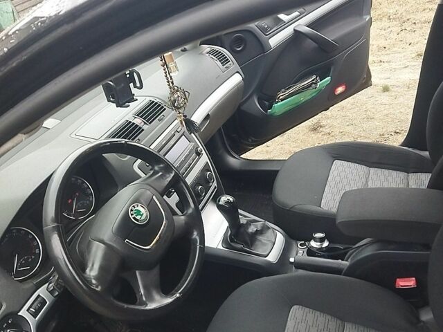 Черный Шкода Октавия, объемом двигателя 2 л и пробегом 241 тыс. км за 6999 $, фото 9 на Automoto.ua