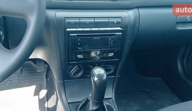 Черный Шкода Октавия, объемом двигателя 1.6 л и пробегом 273 тыс. км за 5600 $, фото 12 на Automoto.ua