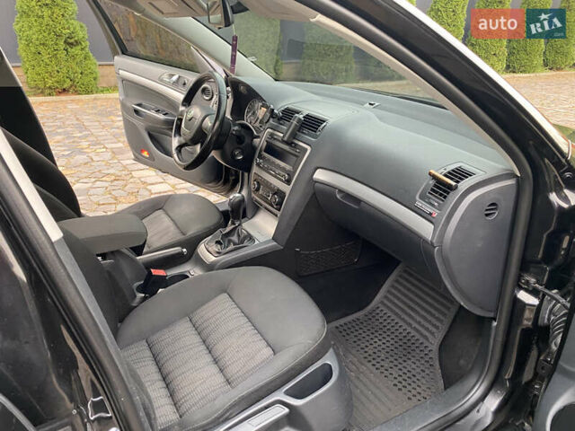 Шкода Октавия 2009 в Мукачеве на Automoto.ua Черный Шкода Октавия, объемом двигателя 1.6 л и пробегом 282 тыс. км за 7700 $, фото 16 на Automoto.ua