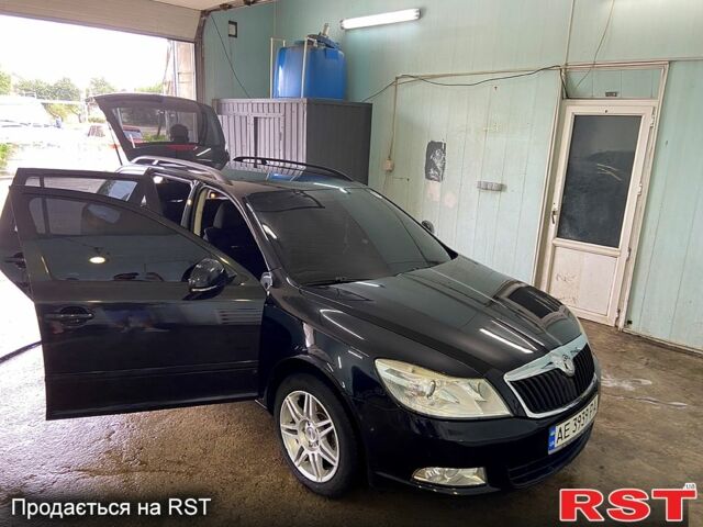 Черный Шкода Октавия, объемом двигателя 1.6 л и пробегом 216 тыс. км за 9000 $, фото 11 на Automoto.ua
