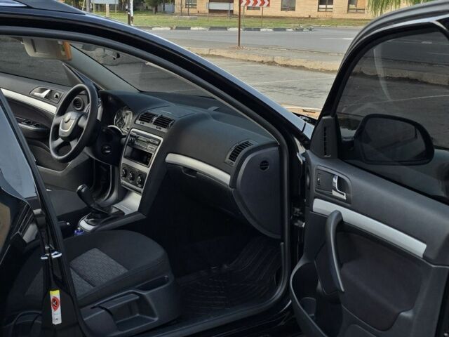 Чорний Шкода Октавія, об'ємом двигуна 1.4 л та пробігом 178 тис. км за 7600 $, фото 5 на Automoto.ua