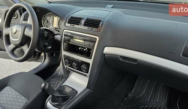 Чорний Шкода Октавія, об'ємом двигуна 1.4 л та пробігом 178 тис. км за 8300 $, фото 16 на Automoto.ua