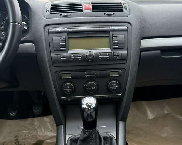 Черный Шкода Октавия, объемом двигателя 1.6 л и пробегом 197 тыс. км за 7500 $, фото 51 на Automoto.ua