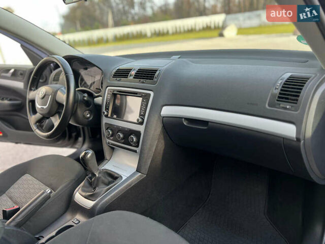 Черный Шкода Октавия, объемом двигателя 1.4 л и пробегом 148 тыс. км за 6400 $, фото 23 на Automoto.ua