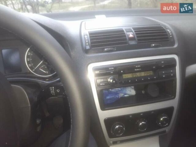 Чорний Шкода Октавія, об'ємом двигуна 1.39 л та пробігом 160 тис. км за 5750 $, фото 6 на Automoto.ua