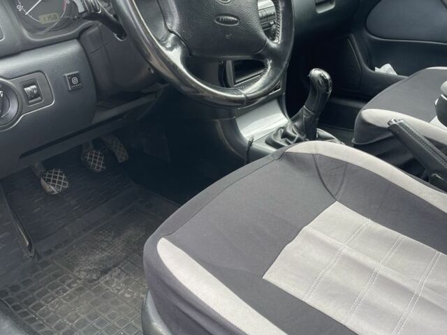 Черный Шкода Октавия, объемом двигателя 1.6 л и пробегом 201 тыс. км за 5650 $, фото 14 на Automoto.ua