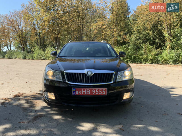 Черный Шкода Октавия, объемом двигателя 1.6 л и пробегом 240 тыс. км за 8200 $, фото 1 на Automoto.ua