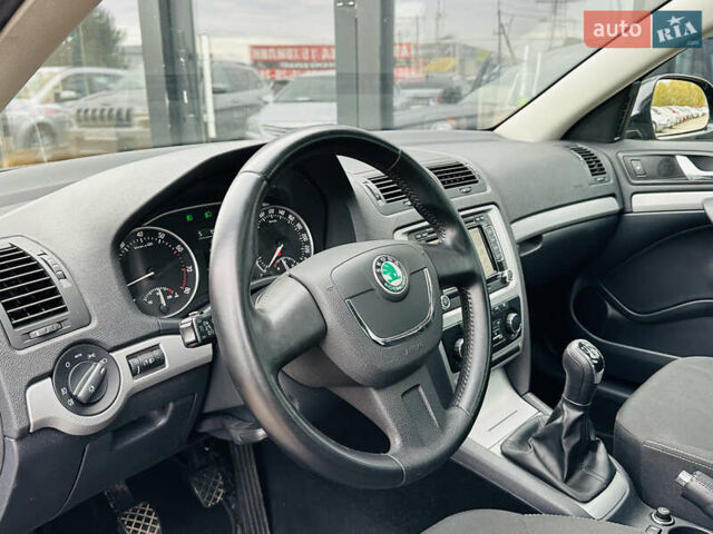 Черный Шкода Октавия, объемом двигателя 1.8 л и пробегом 223 тыс. км за 8999 $, фото 11 на Automoto.ua