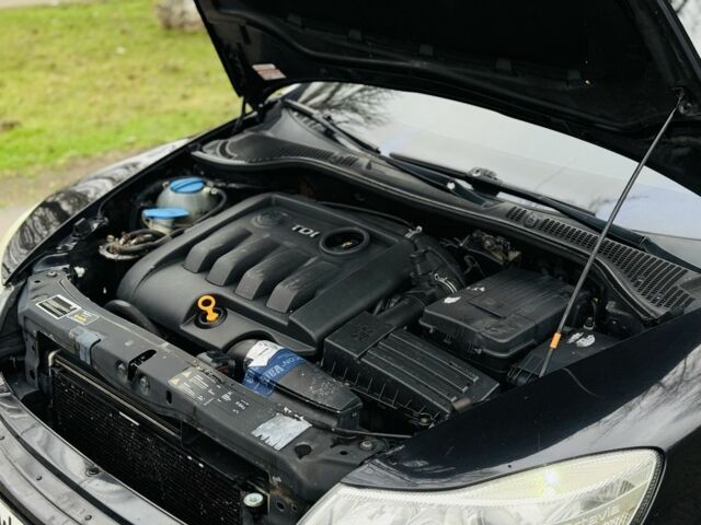 Черный Шкода Октавия, объемом двигателя 1.9 л и пробегом 215 тыс. км за 3300 $, фото 13 на Automoto.ua