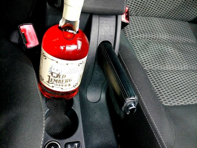 Черный Шкода Октавия, объемом двигателя 0 л и пробегом 221 тыс. км за 7200 $, фото 8 на Automoto.ua