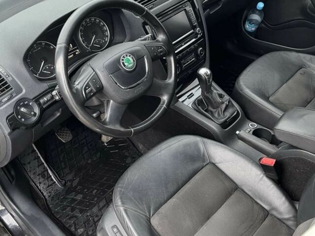 Черный Шкода Октавия, объемом двигателя 1.8 л и пробегом 240 тыс. км за 8900 $, фото 3 на Automoto.ua