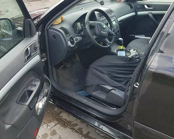 Черный Шкода Октавия, объемом двигателя 1.6 л и пробегом 274 тыс. км за 7147 $, фото 3 на Automoto.ua