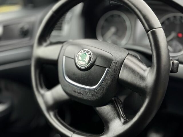 Черный Шкода Октавия, объемом двигателя 1.4 л и пробегом 237 тыс. км за 6700 $, фото 10 на Automoto.ua