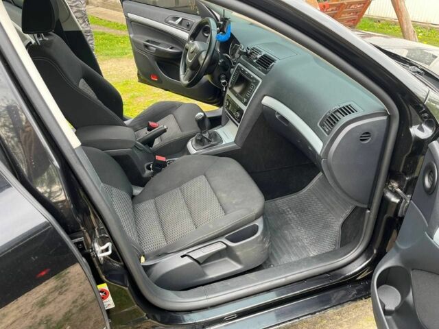 Черный Шкода Октавия, объемом двигателя 1.8 л и пробегом 206 тыс. км за 8000 $, фото 4 на Automoto.ua