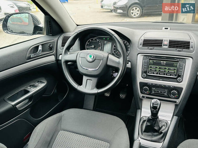 Черный Шкода Октавия, объемом двигателя 1.8 л и пробегом 223 тыс. км за 8999 $, фото 17 на Automoto.ua