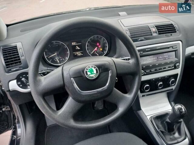 Черный Шкода Октавия, объемом двигателя 1.4 л и пробегом 179 тыс. км за 6650 $, фото 6 на Automoto.ua