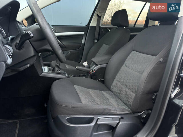 Черный Шкода Октавия, объемом двигателя 1.6 л и пробегом 261 тыс. км за 7400 $, фото 15 на Automoto.ua