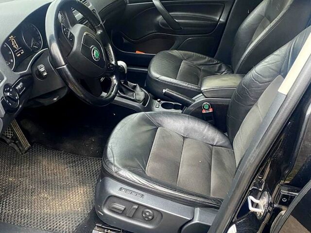 Черный Шкода Октавия, объемом двигателя 1.8 л и пробегом 313 тыс. км за 6300 $, фото 4 на Automoto.ua