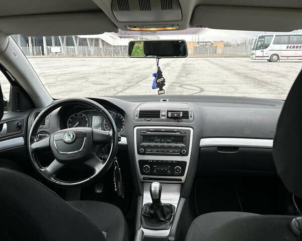 Чорний Шкода Октавія, об'ємом двигуна 1.8 л та пробігом 183 тис. км за 6200 $, фото 11 на Automoto.ua