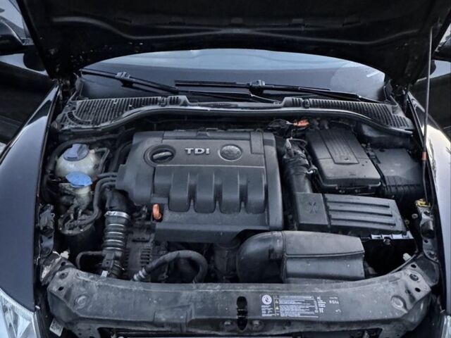 Черный Шкода Октавия, объемом двигателя 1.9 л и пробегом 325 тыс. км за 6900 $, фото 3 на Automoto.ua