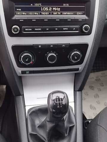 Чорний Шкода Октавія, об'ємом двигуна 1.6 л та пробігом 209 тис. км за 8299 $, фото 36 на Automoto.ua