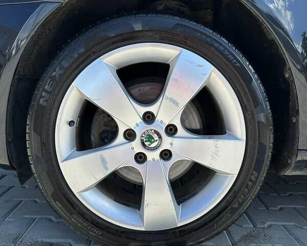 Черный Шкода Октавия, объемом двигателя 1.8 л и пробегом 250 тыс. км за 8300 $, фото 6 на Automoto.ua