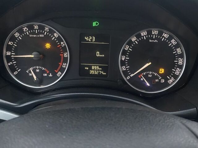 Черный Шкода Октавия, объемом двигателя 1.9 л и пробегом 393 тыс. км за 5999 $, фото 5 на Automoto.ua