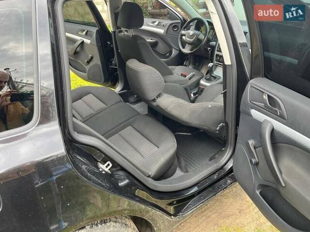 Черный Шкода Октавия, объемом двигателя 1.8 л и пробегом 206 тыс. км за 8000 $, фото 5 на Automoto.ua