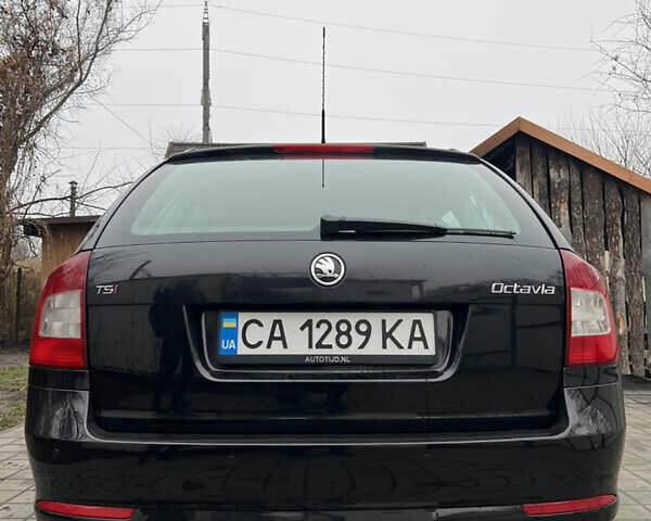 Черный Шкода Октавия, объемом двигателя 1.8 л и пробегом 320 тыс. км за 7500 $, фото 4 на Automoto.ua