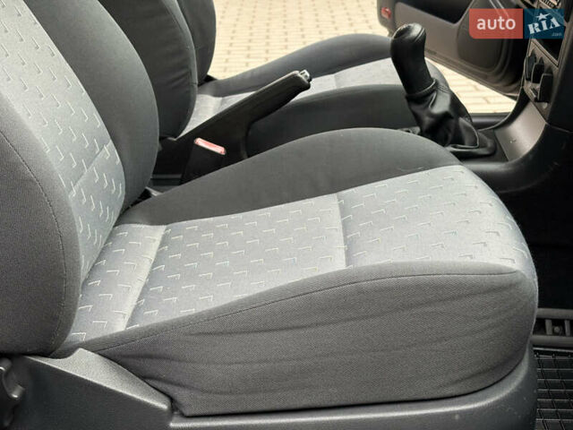 Черный Шкода Октавия, объемом двигателя 1.6 л и пробегом 218 тыс. км за 6777 $, фото 37 на Automoto.ua