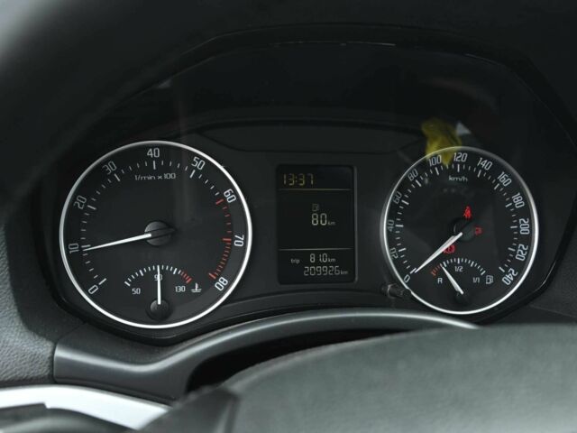 Черный Шкода Октавия, объемом двигателя 1.6 л и пробегом 209 тыс. км за 8499 $, фото 10 на Automoto.ua