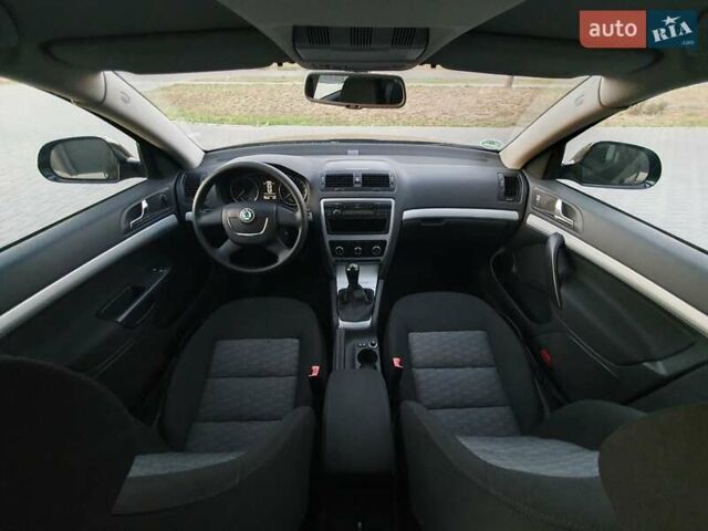 Черный Шкода Октавия, объемом двигателя 1.8 л и пробегом 245 тыс. км за 7350 $, фото 8 на Automoto.ua