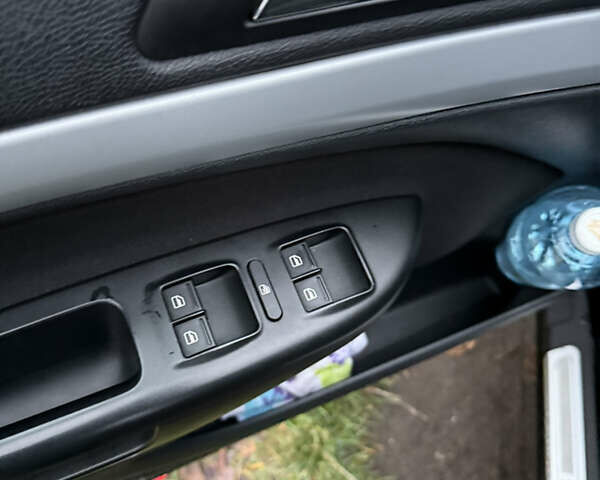 Черный Шкода Октавия, объемом двигателя 1.4 л и пробегом 216 тыс. км за 7000 $, фото 9 на Automoto.ua