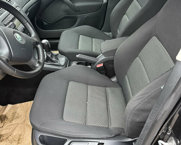 Черный Шкода Октавия, объемом двигателя 1.6 л и пробегом 197 тыс. км за 7500 $, фото 31 на Automoto.ua