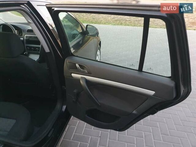 Черный Шкода Октавия, объемом двигателя 1.8 л и пробегом 245 тыс. км за 7350 $, фото 17 на Automoto.ua