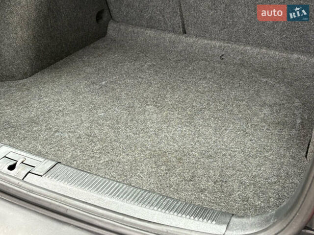 Черный Шкода Октавия, объемом двигателя 1.6 л и пробегом 218 тыс. км за 6777 $, фото 56 на Automoto.ua